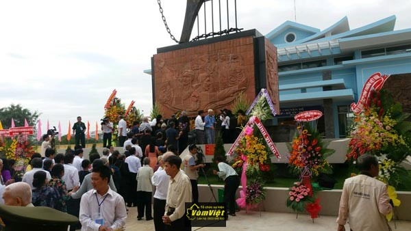 le-ky-niem-60-nam-pha-kham-tan-hiep-hinh-001